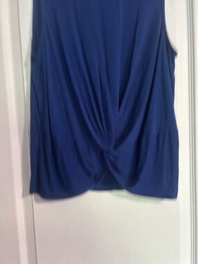 Twist-Front Sleeveless Tank Top in Blue